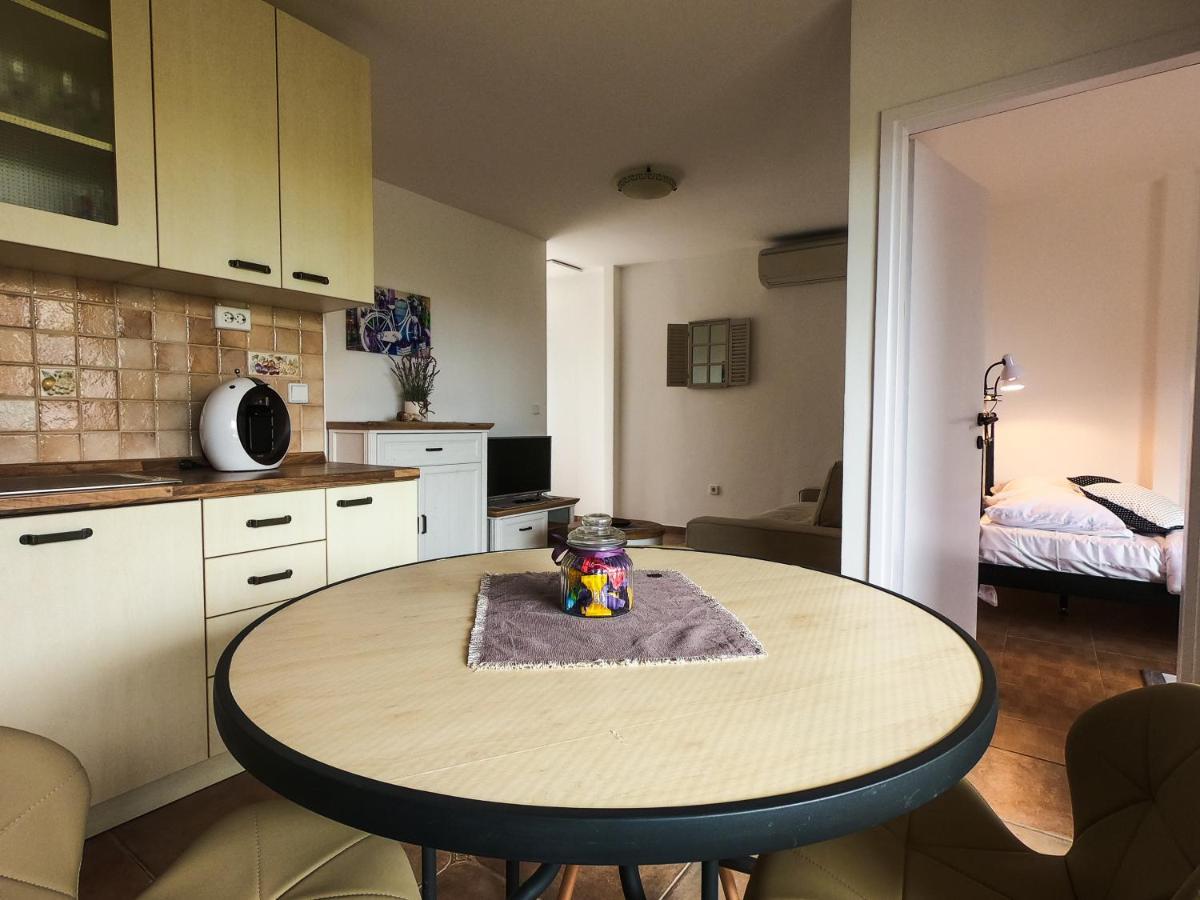 Apartments Summer Touch Petrcane Eksteriør billede