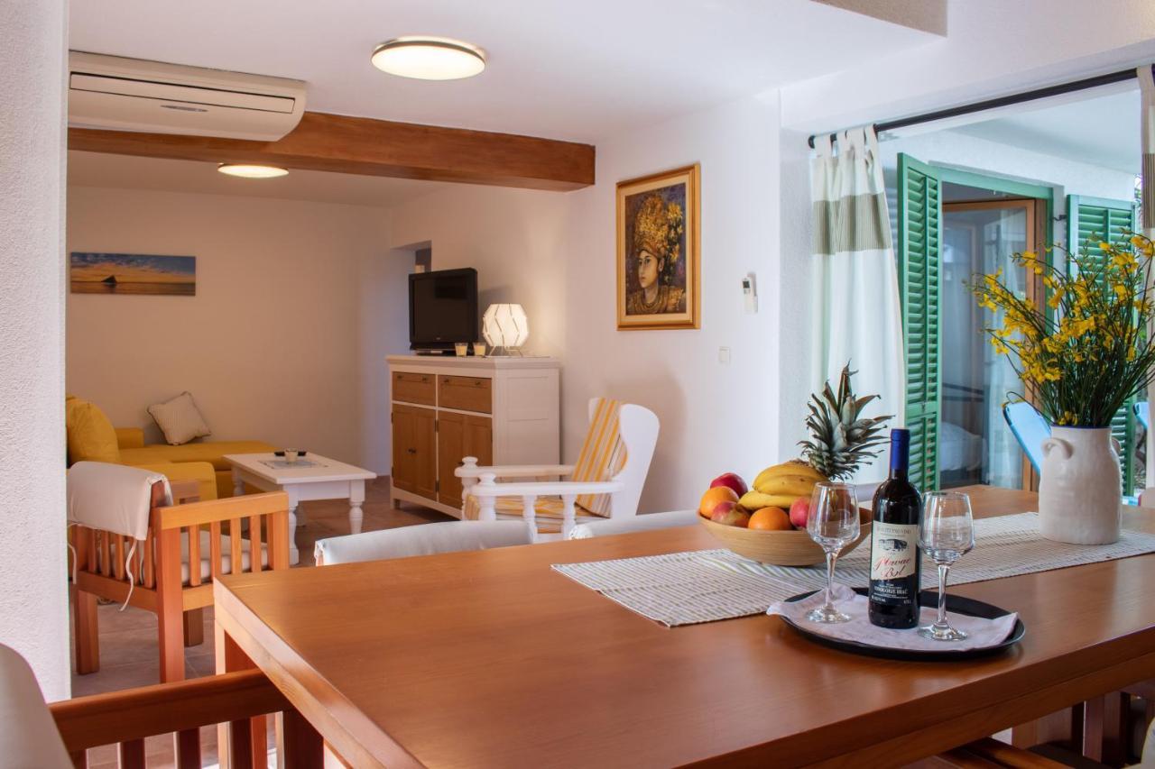 Apartments Summer Touch Petrcane Eksteriør billede