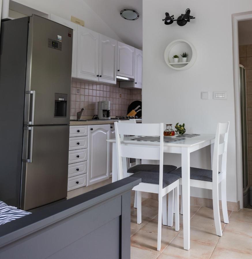 Apartments Summer Touch Petrcane Eksteriør billede