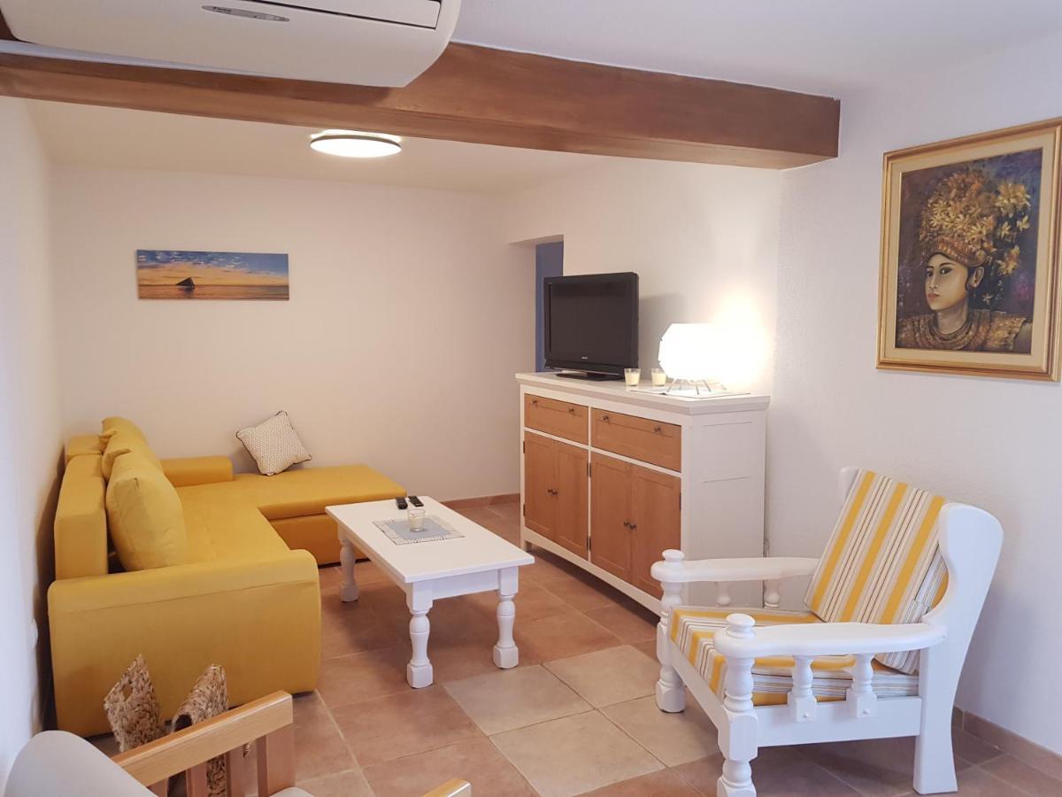 Apartments Summer Touch Petrcane Eksteriør billede